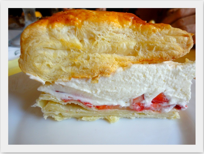 Błyskawiczny tort z ciasta francuskiego