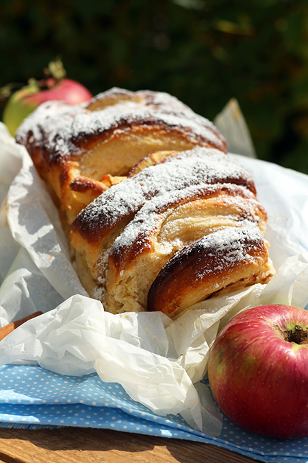 Odrywany chkebek z jabłkami